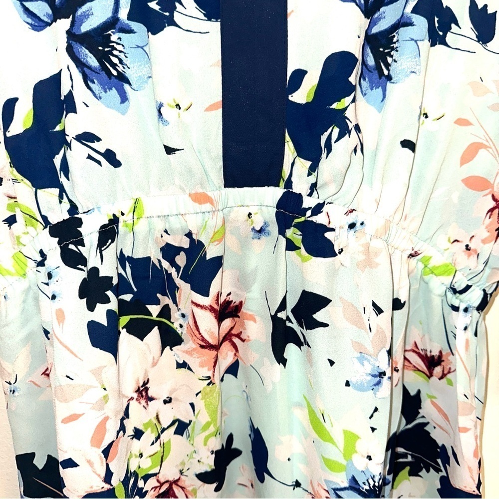 The Pioneer Women Blue Floral Top Size Medium - Picture 3 of 11